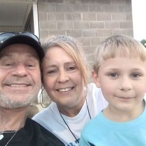 Meet your Posher, Mona